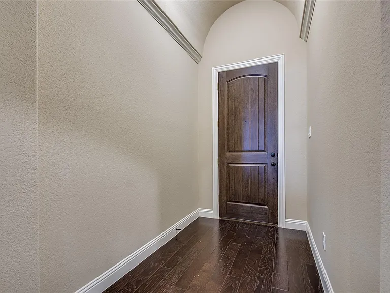 309 Harcourt Ave — Photo 3
