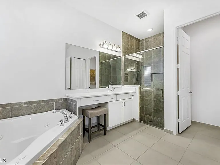 11502 Meadowrun Cir — Photo 17