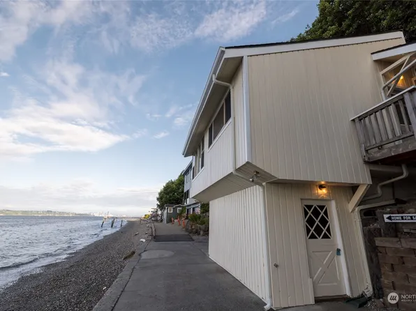11149 Rolling Bay Walk NE, Bainbridge Island, WA 98110