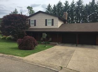 240 Harbel Dr, Saint Clairsville, OH 43950