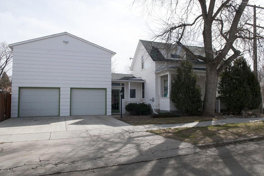2nd image of 811 8th St S
