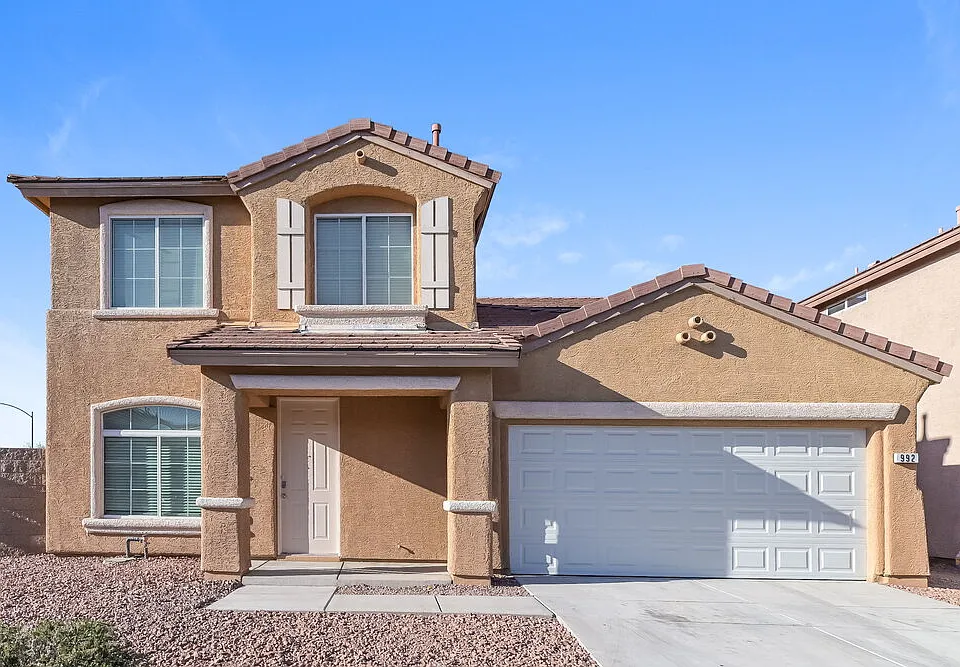 992 White Glacier Ave