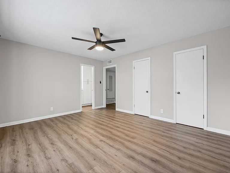 1240 Barton Hills Dr #105 — Photo 15