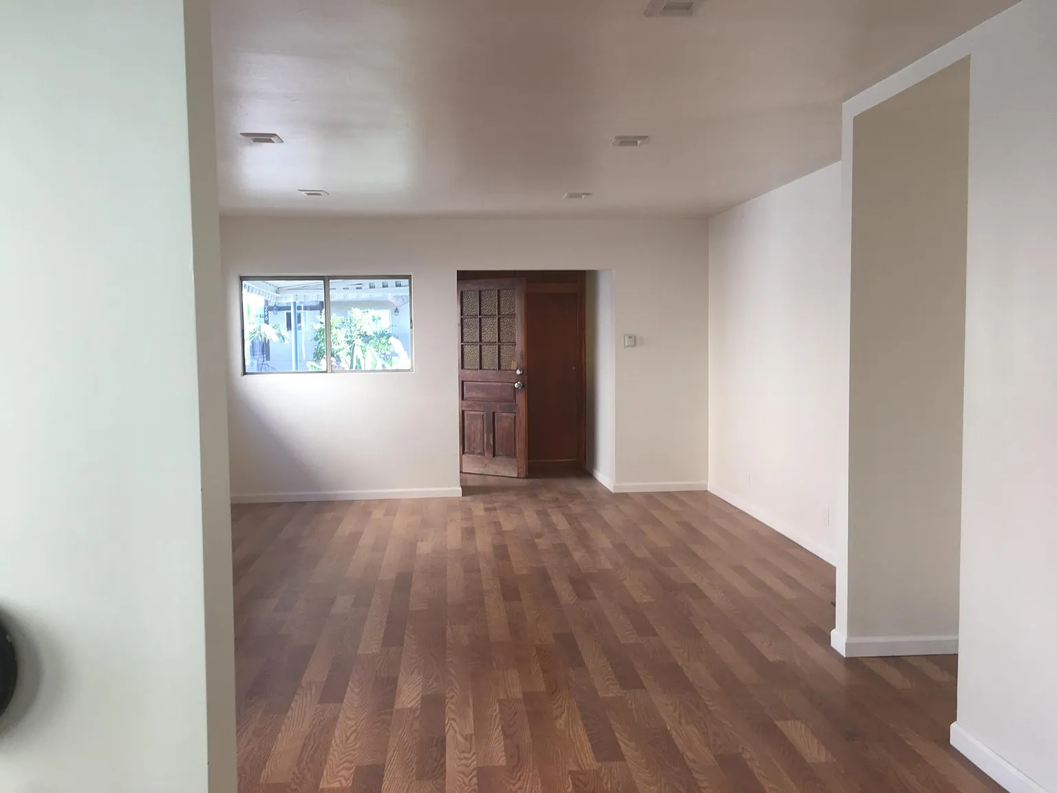 2 bed, 810 sqft, $3,000 — Photo 2