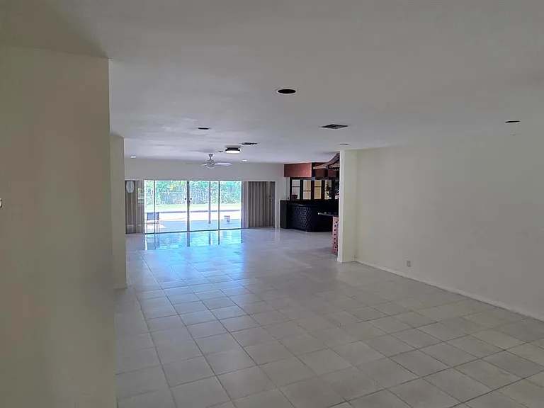 5860 SW 8th St — Photo 11
