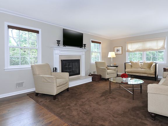 3rd image of 12 Zinsser Way
