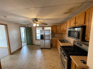 111 Norfolk Ave FLOOR 3, Pawtucket, RI 02861