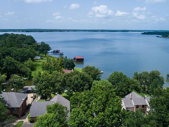 4th image of 47 Lakeside Dr