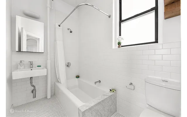 Rented by Douglas Elliman | media 14