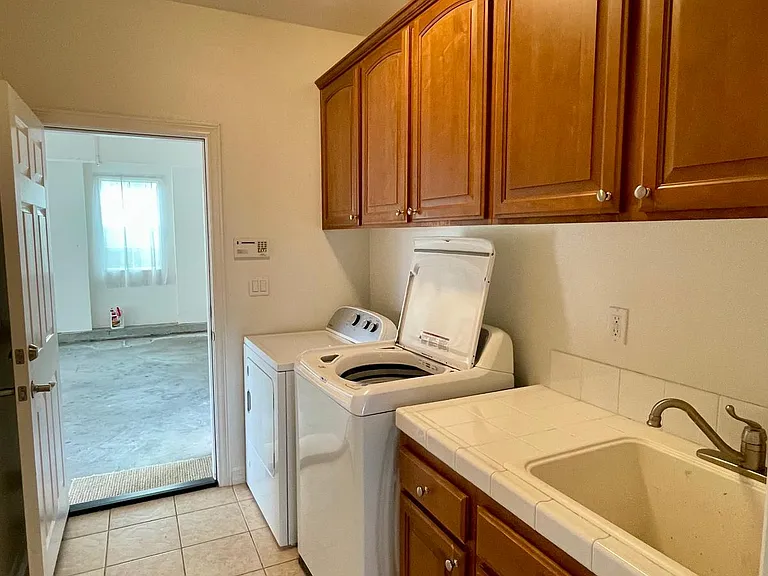 2133 Twain Ave — Photo 36