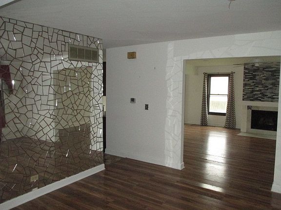 5th image of 126 Greenway Dr