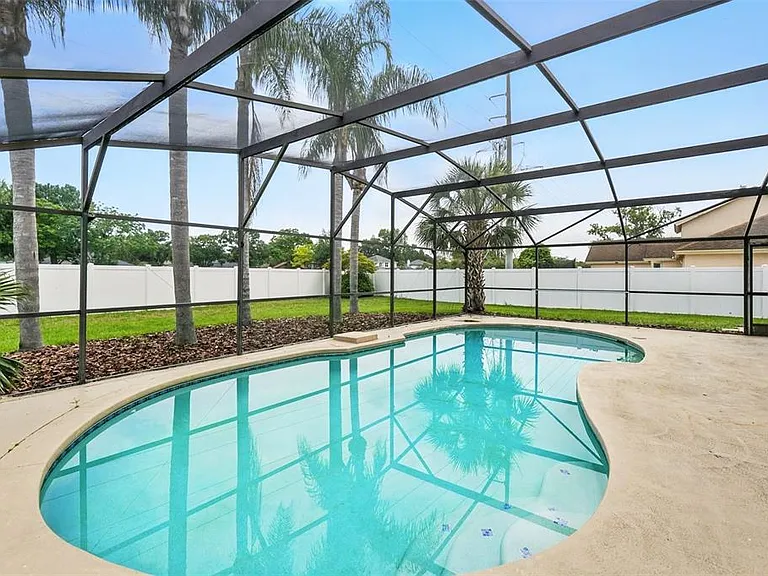 7925 Tumblestone Dr — Photo 35