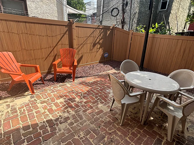 1507 W Thompson St — Photo 6