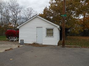 4th image of 52 W 11th St