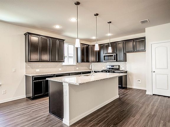 2nd image of 2528 Little Wonders Ln