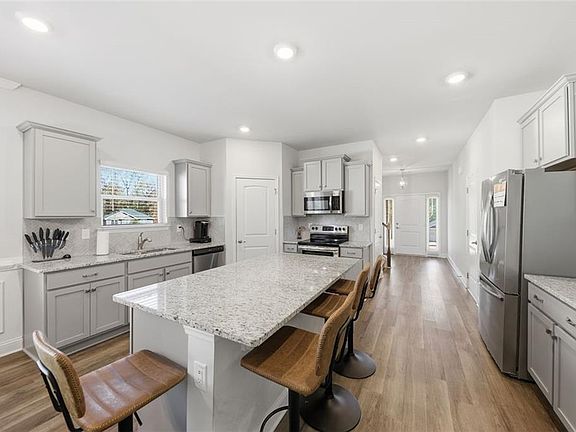 4th image of 1861 Abbey Rd