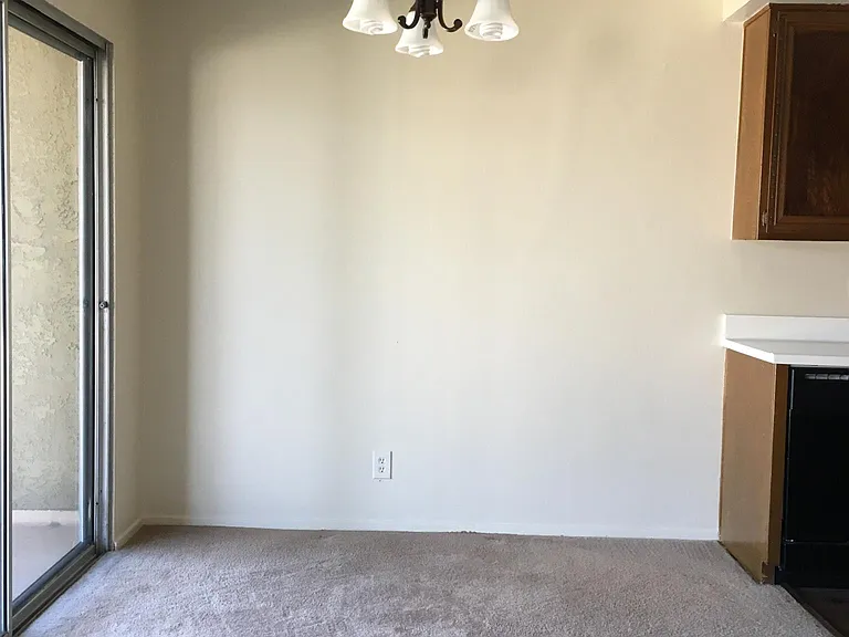 119 W Live Oak St #G — Photo 4