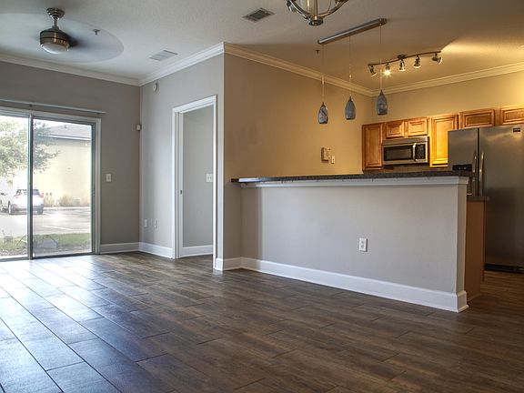 5th image of 6860 Skaff Ave Unit 2-5