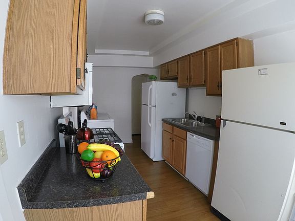 3rd image of 14-14A N Russell St #9eab518d7