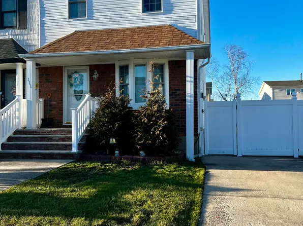 111 Ladd Ave, Staten Island, NY 10312
