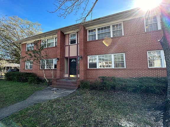 3rd image of 3040 Walton St APT 4