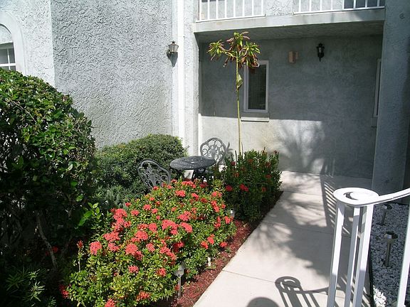 3rd image of 1626 SE Green Acres Cir APT J102