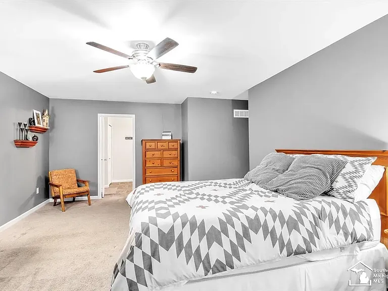 8422 Walnut Hl — Photo 20