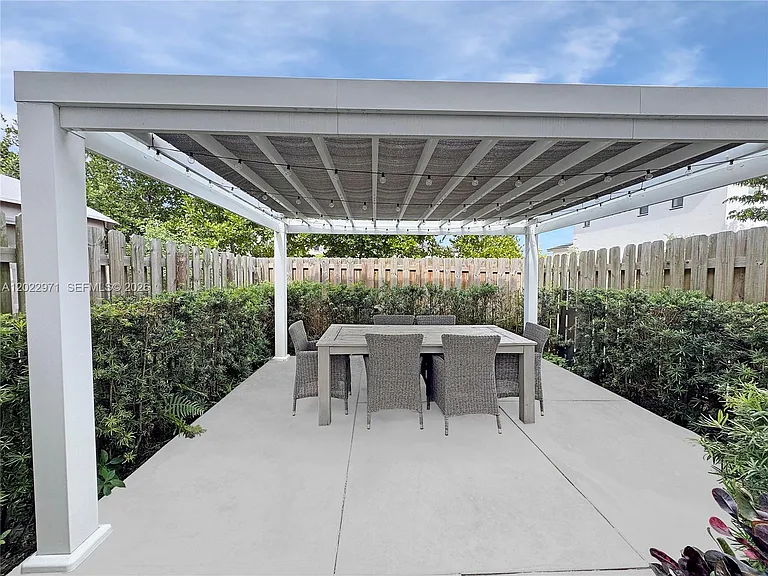 14813 SW 183rd Ter #14813 — Photo 17