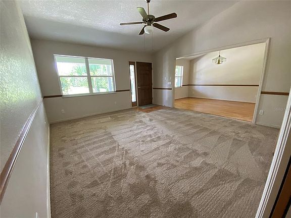 4th image of 21327 Bassett Ave