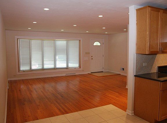 3rd image of 536 S Evanston Ave