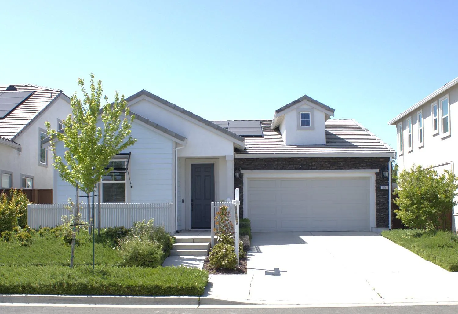 1456 Blanchard Dr photo 1