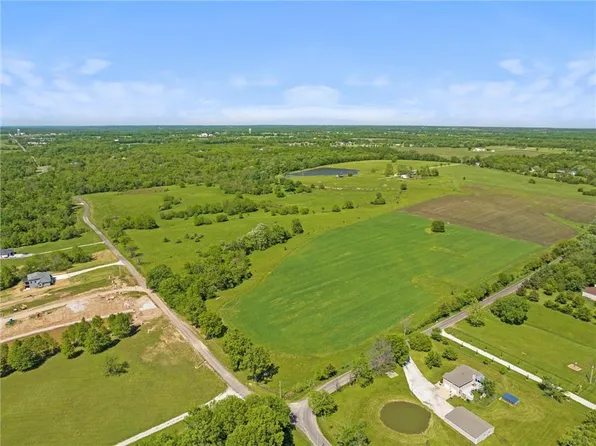 15201 S Hutt Rd, Pleasant Hill, MO 64080