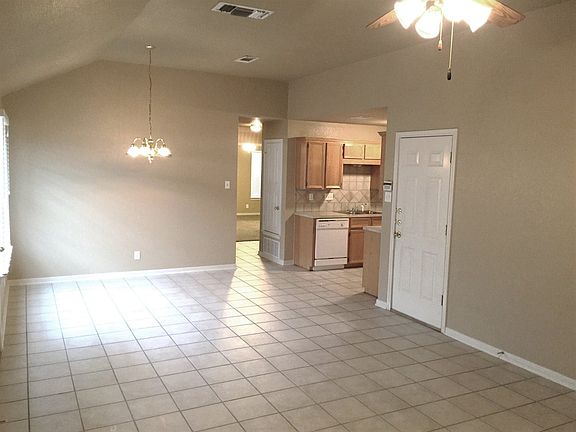 3rd image of 4900 Heather Ln APT A