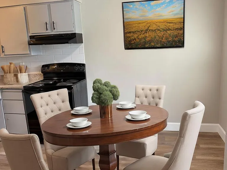 Cottonwood Creek Apartments — Photo 33