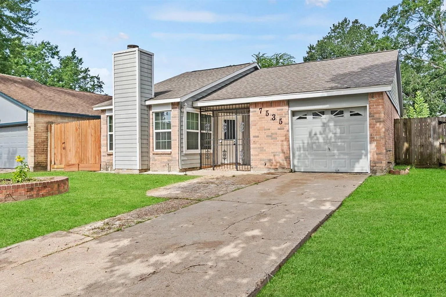 3 bed, 2.0 bath, 1025 sqft, $1,850 — Photo 1