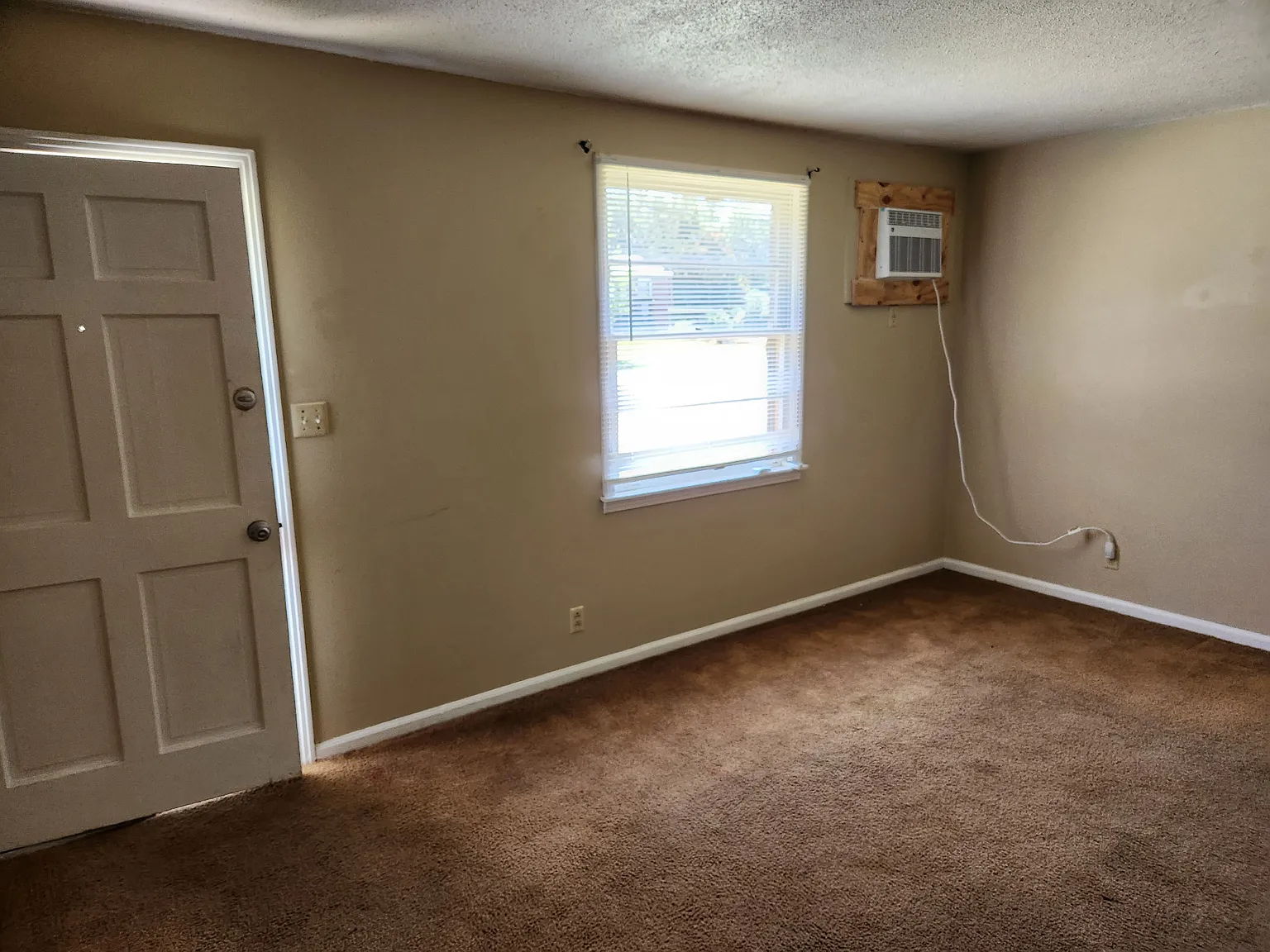 2 bed, 800 sqft, $850 — Photo 1