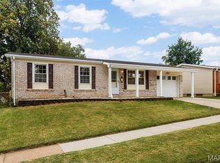 12014 Renaissance Dr, Maryland Heights, MO 63043