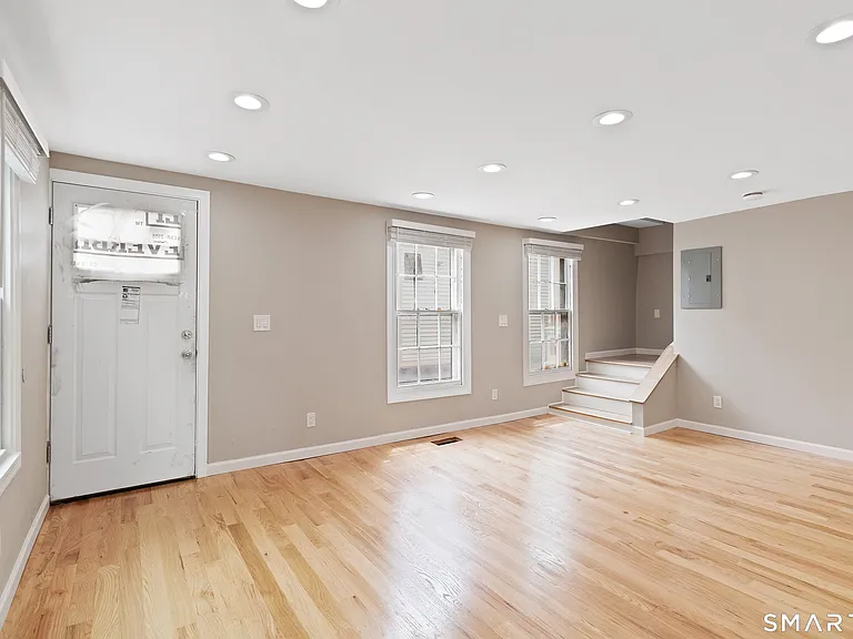 601 Chapel St #B — Photo 3