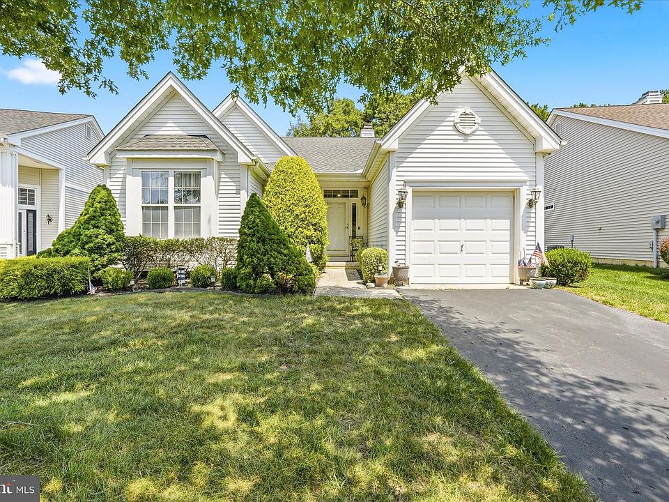 1st image of 23 Jumping Brook Ln