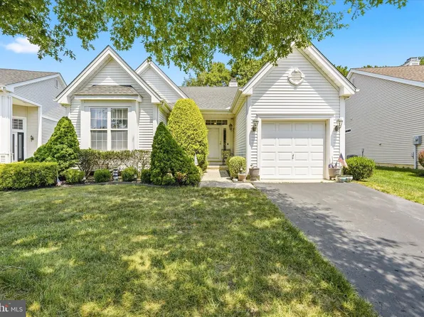 23 Jumping Brook Ln, Barnegat, NJ 08005