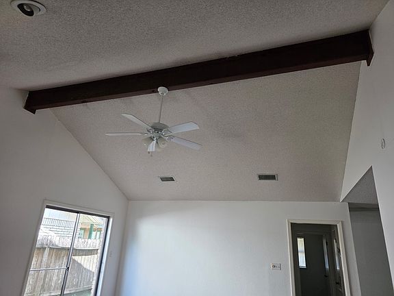 5th image of 105 Londonderry Dr