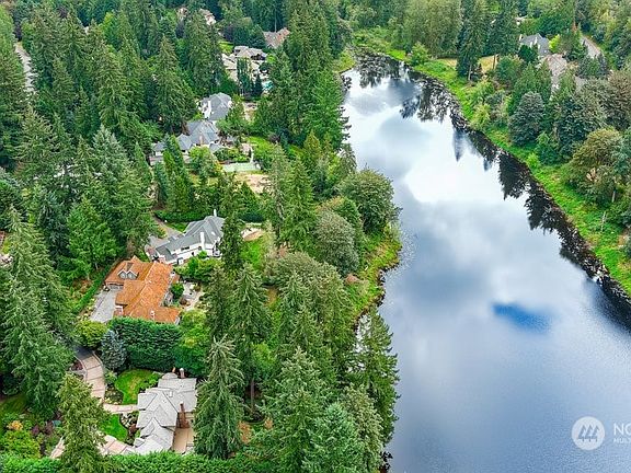 Private 17 acre lake for residents of Lake of the Woods; direct waterfront access for the few that live on the lake!>