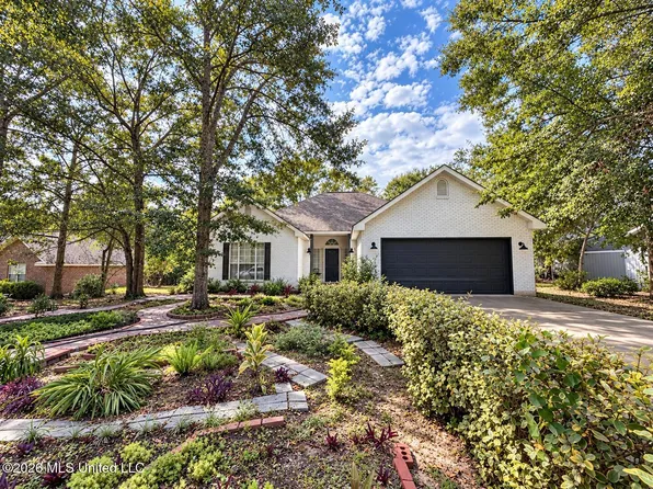 109 Summit Dr, Carriere, MS 39426