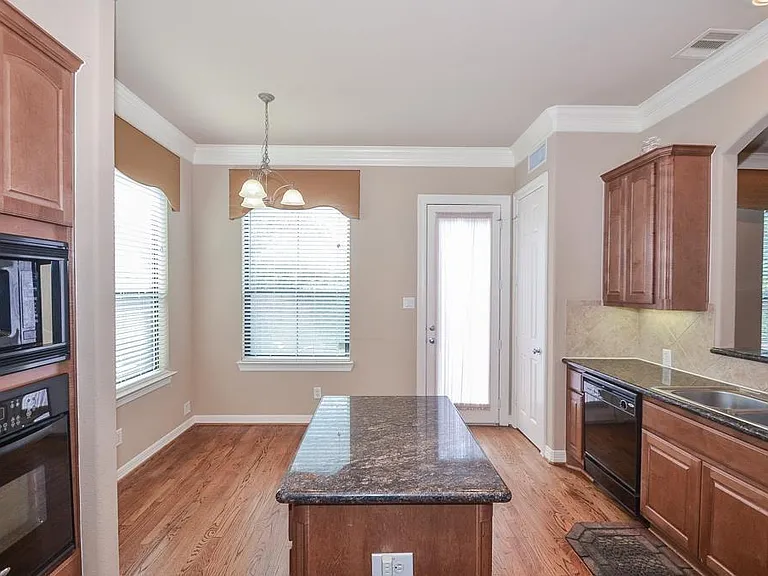 3042 Royal Oaks Crst — Photo 13