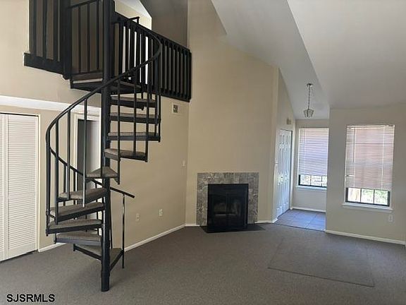 3rd image of 4406 Yorktown Pl #81