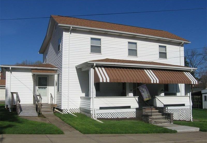 1st image of 215 Painter St