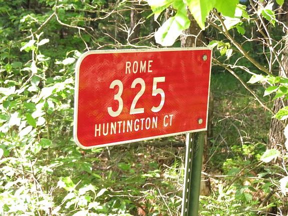2nd image of 325 Huntington Ct
