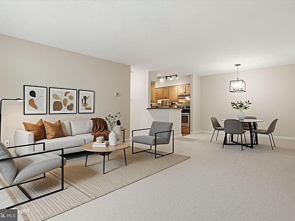 2nd image of 8110 Colony Point Rd APT H