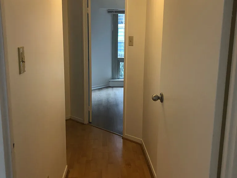1001 Bay St #404 — Photo 15