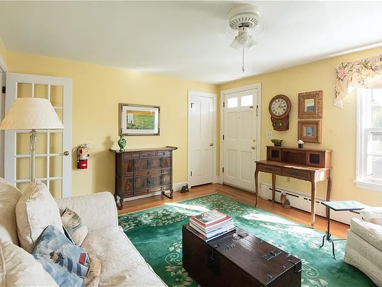 8 Fenner Ave — Photo 6
